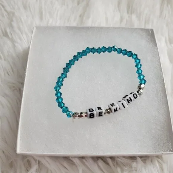 Be Kind Beaded Stretch Bracelet - Picture 8 of 14